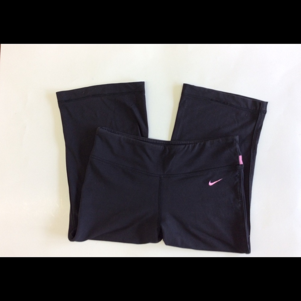 NIKE BLACK W/PINK TRIM CAPRIS SZ XS